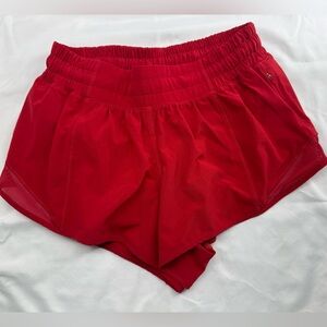 Lululemon HOTTY HOT LOW-RISE LINED SHORT 2.5" size 4 Dark Red